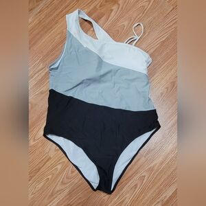 Stylish Women's Colorblock Swimsuit Size XL
